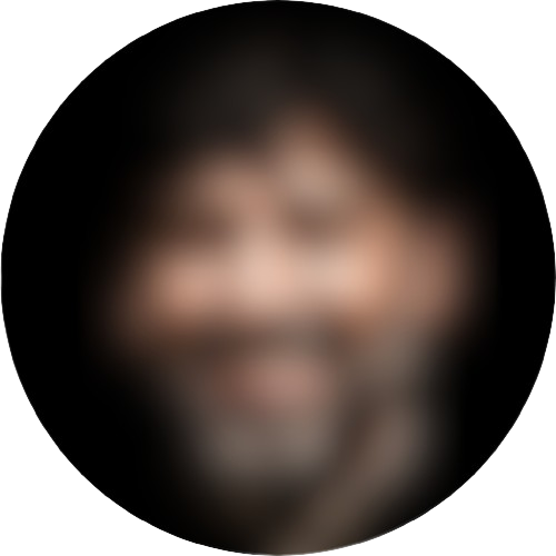 Photo portrait floutée d'un homme, élève de coach en séduction